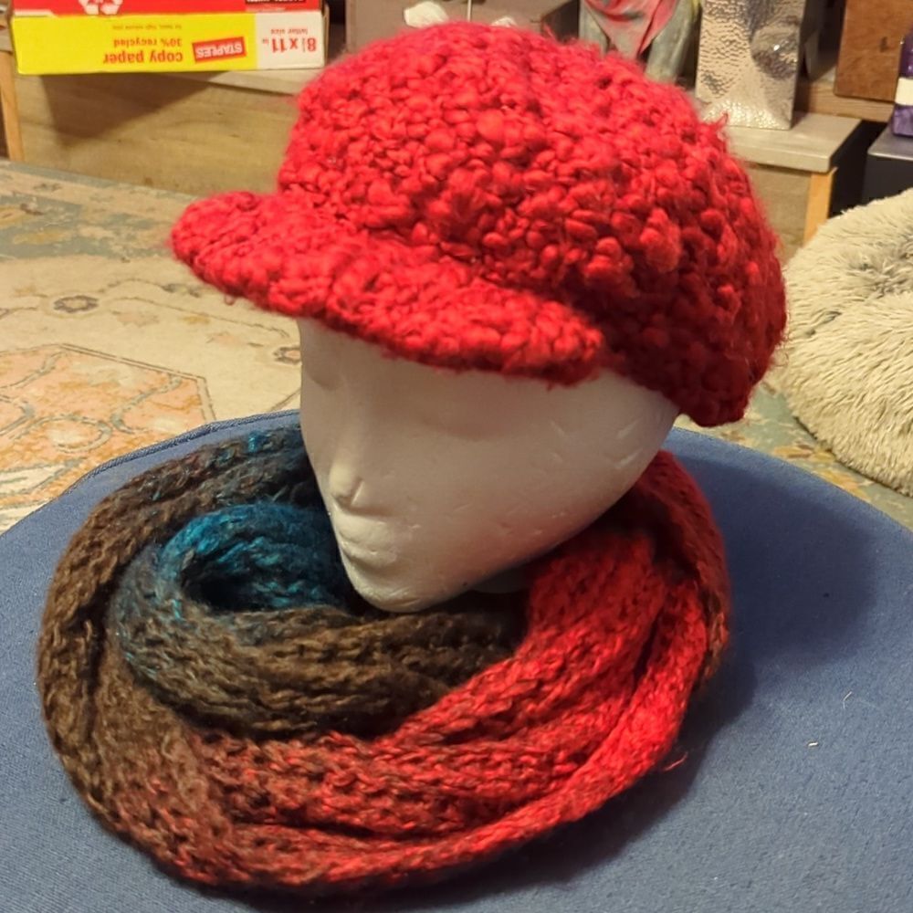 New York company knitted fisherman cap, scarf bundle